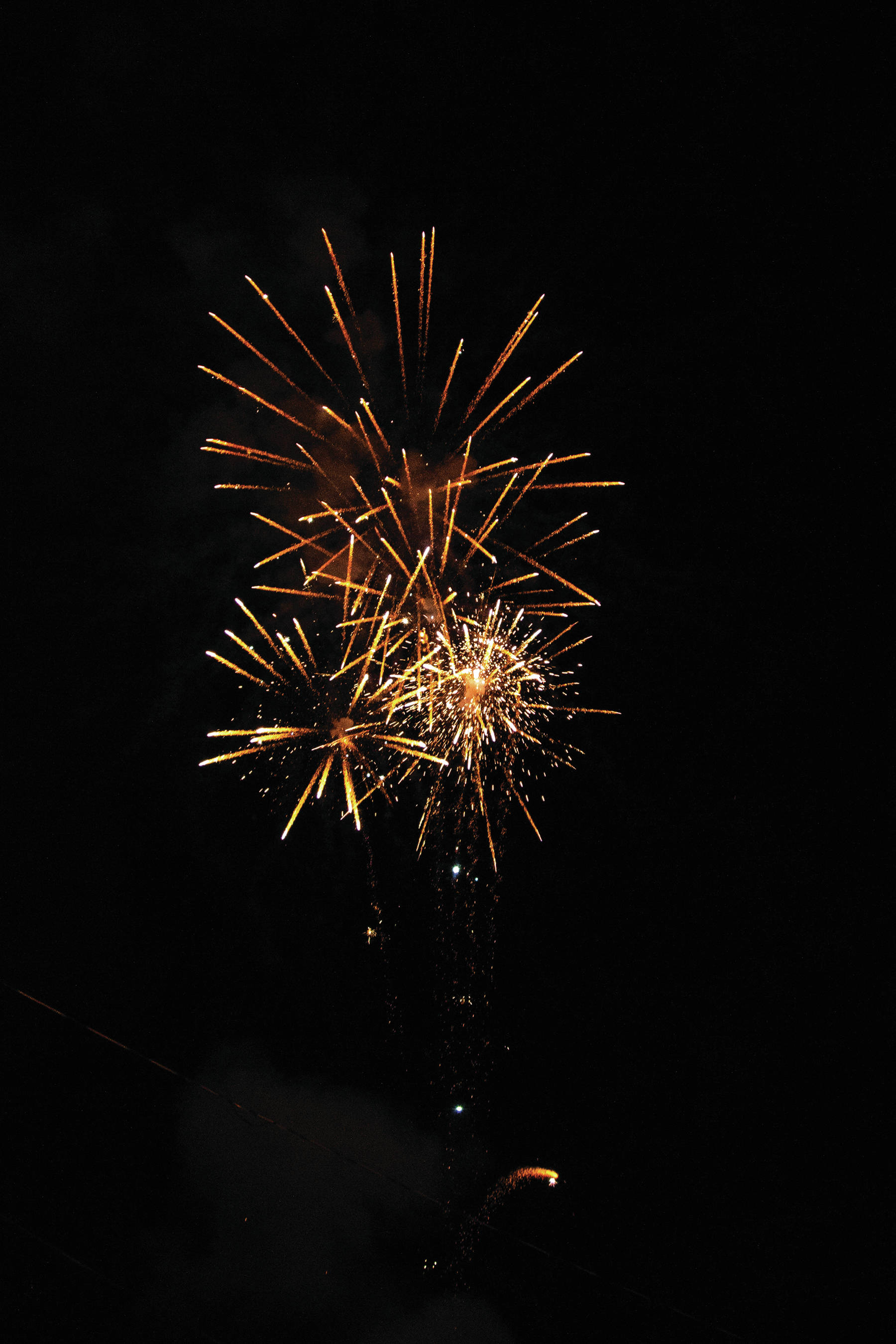14186277_web1_fireworks