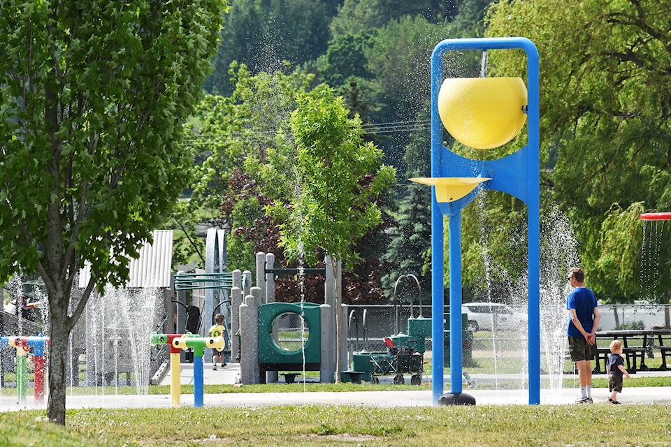 25383314_web1_210603-SAA-Salmon-Arm-splash-park_1