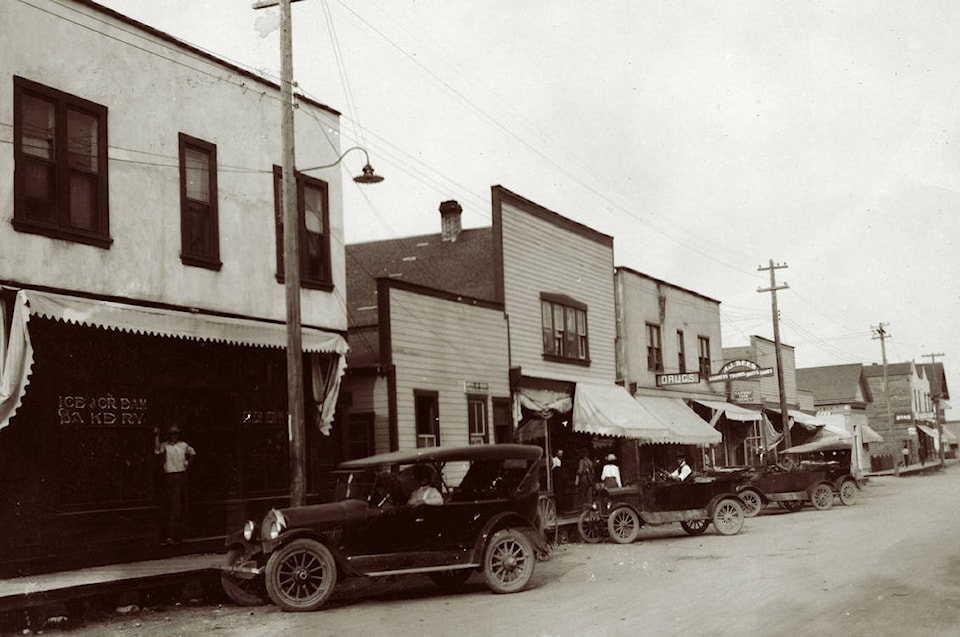 25753653_web1_210211-SUM-Historic-1925-Main-Street-SUMMERLAND_1