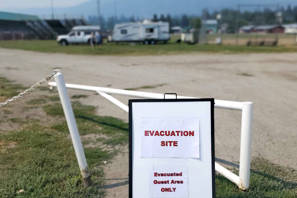 26059869_web1_210812-VMS-evacuees-lodging-fire_1