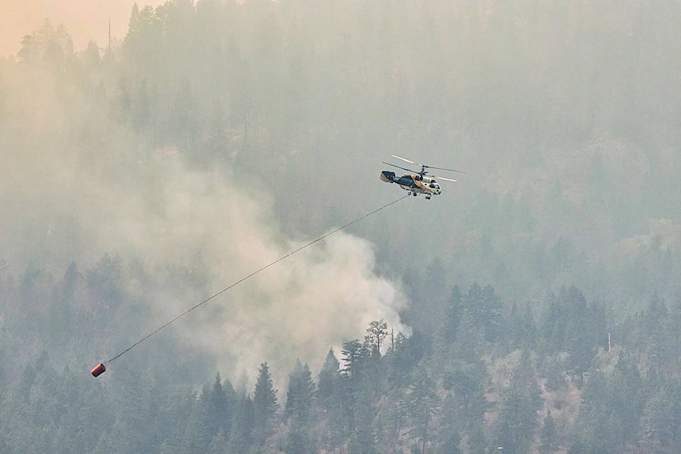 26146215_web1_210819-VMS-whiterock-fire-pics-westside_5