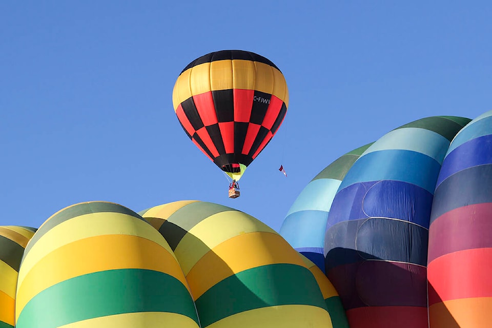 32160760_web1_180214-VMS-HotAirBalloon