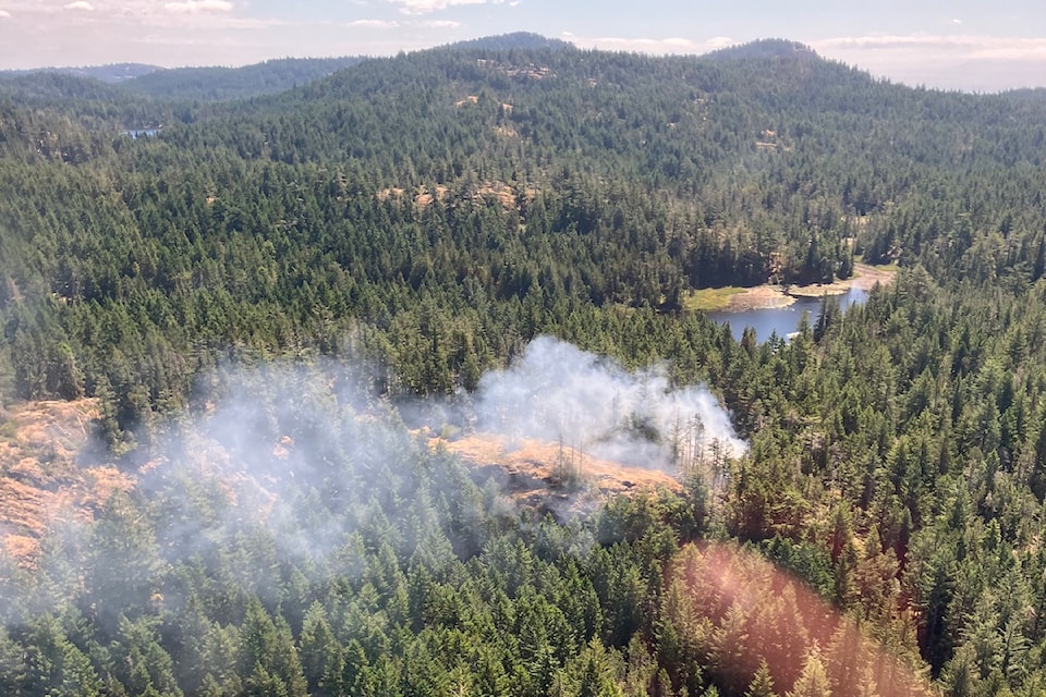 250714grasslakewldfire2