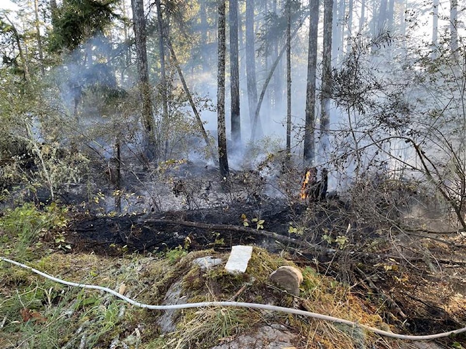 glinz-lake-brush-fire-16-july-2025-1