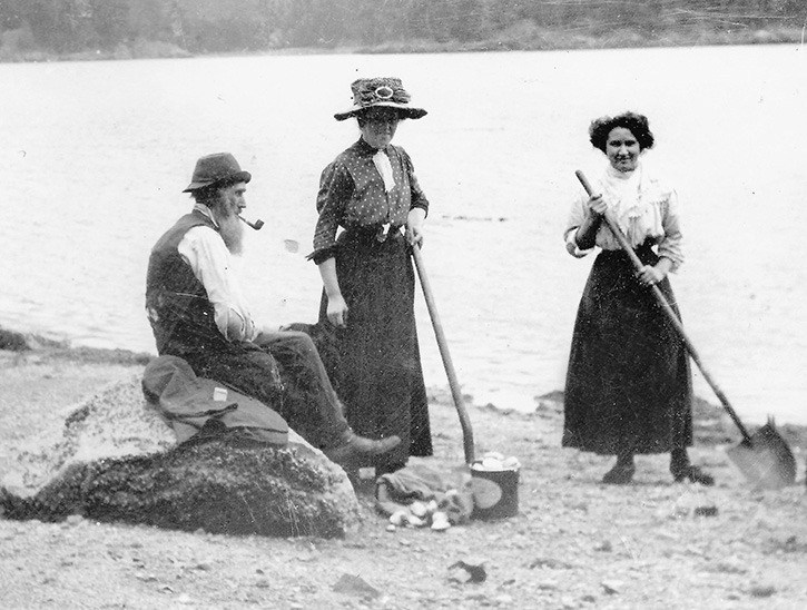 SOOKE HISTORY Lady clam diggers Sooke News Mirror