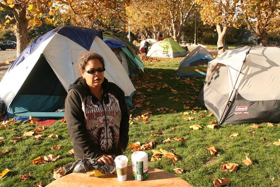 9207560_web1_171110-SNE-Caddy-Bay-Tent-City_3