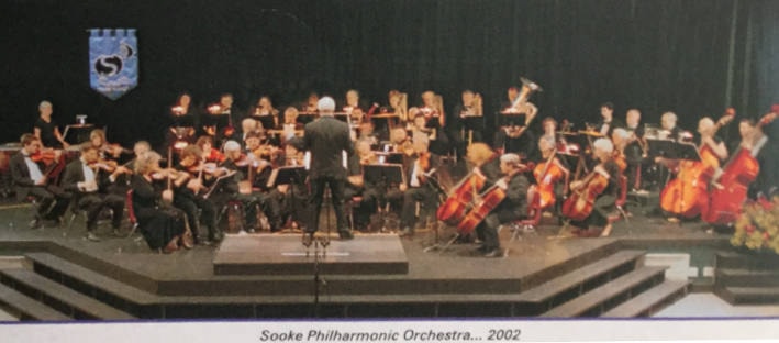 9420448_web1_philharmonic-old-pic-1