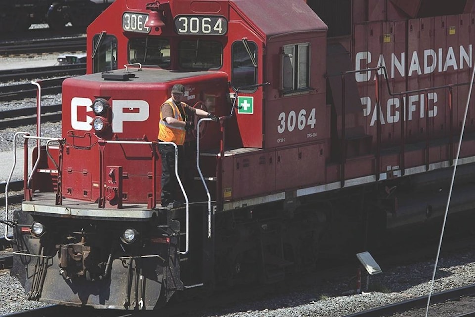 12549678_web1_180529-RDA-M-180530-RDA-CP-Rail