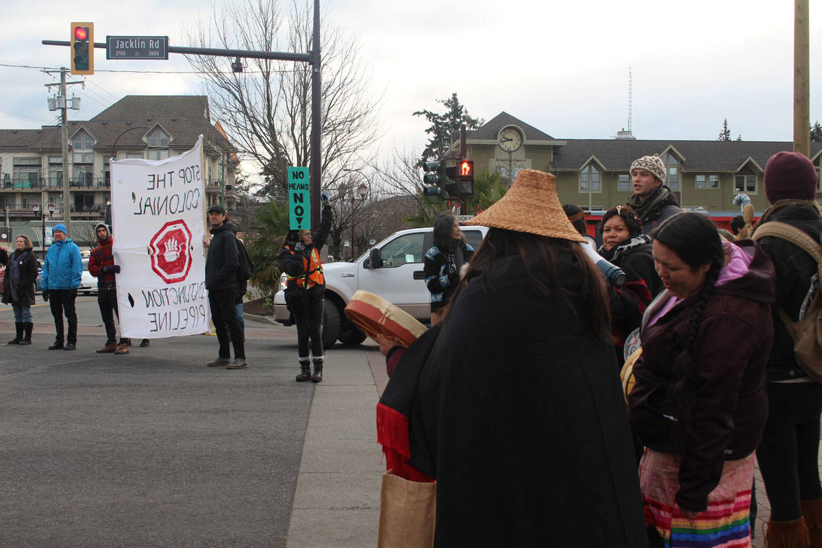 15159314_web1_190116-GNG-FirstNationProtestLangford_4