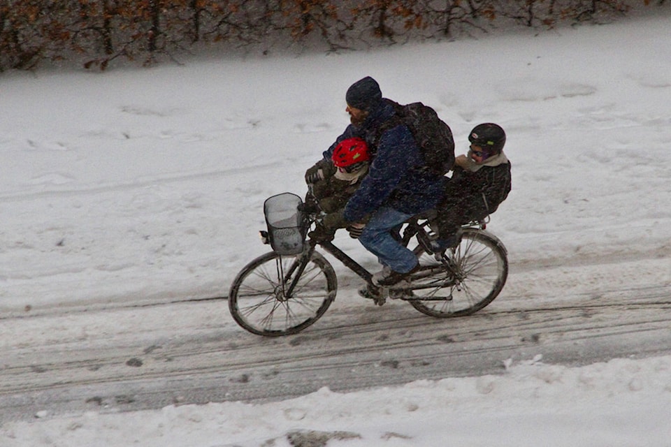 15402856_web1_winterbiking