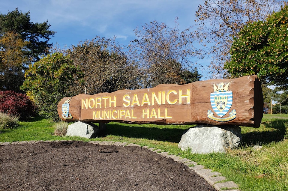 16144976_web1_181017-PNR-north-saanich-hall-municipal