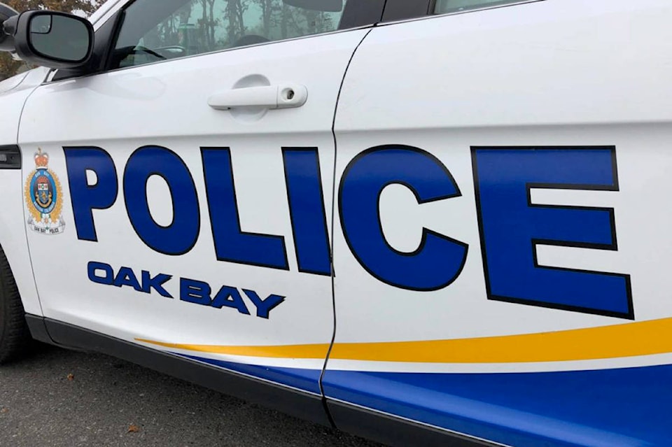 18200574_web1_190320-OBN-OakBayPolice