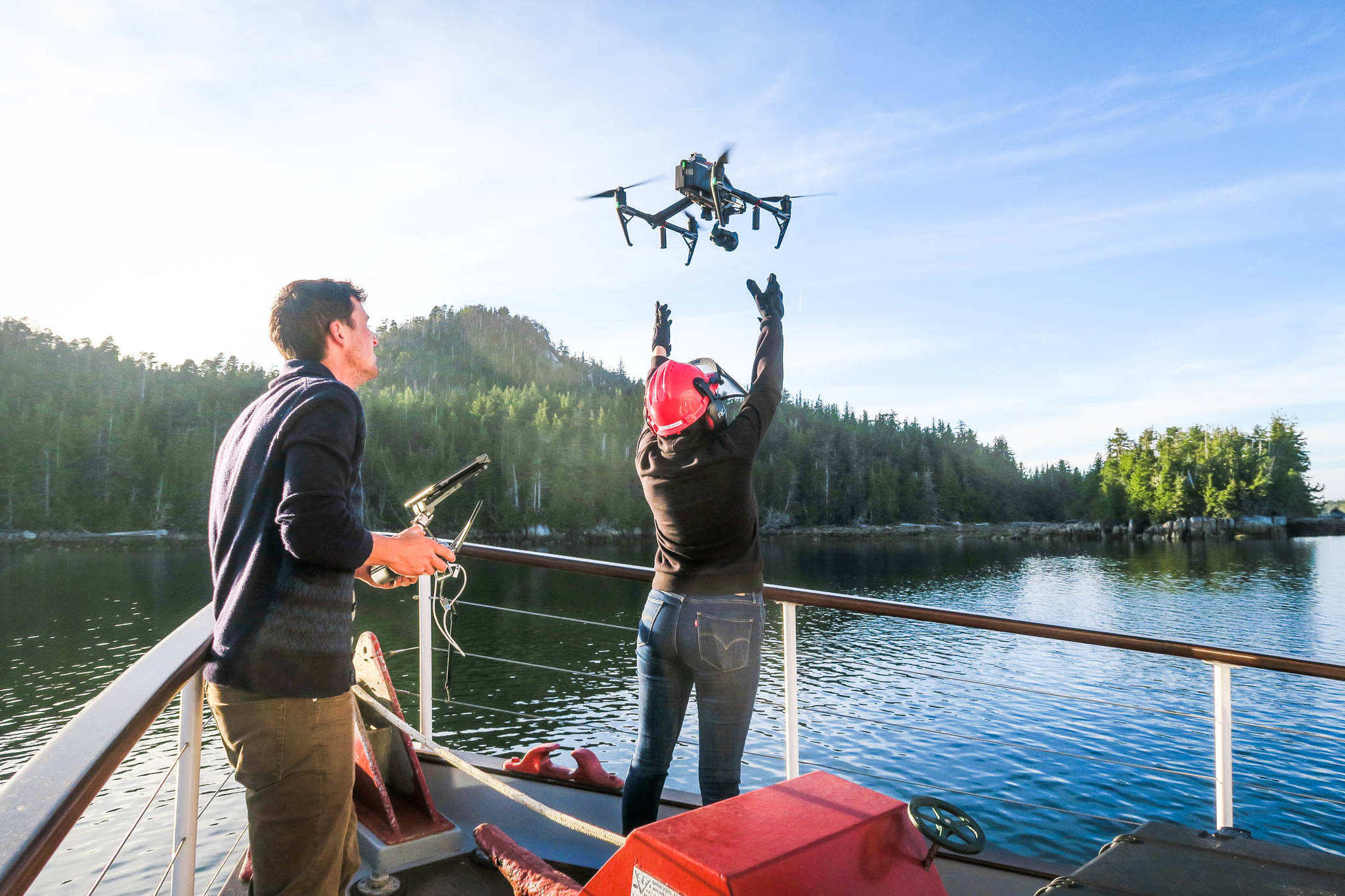 19231146_web1_UBC-whale-drones-3