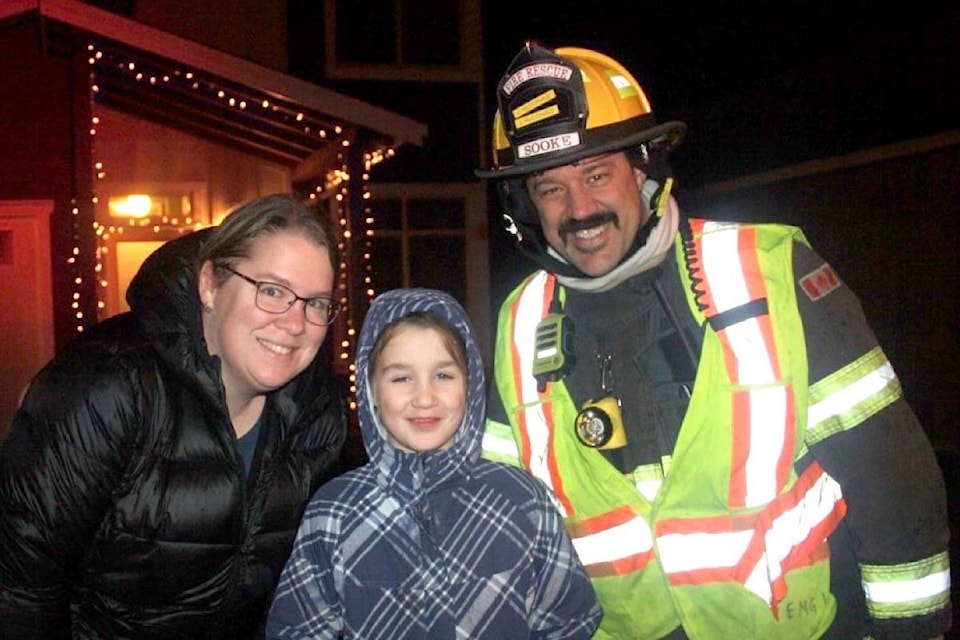 Families turned out to welcome Sooke’s firefighters and donate food for the food bank. (Tim Collins - Sooke News Mirror)