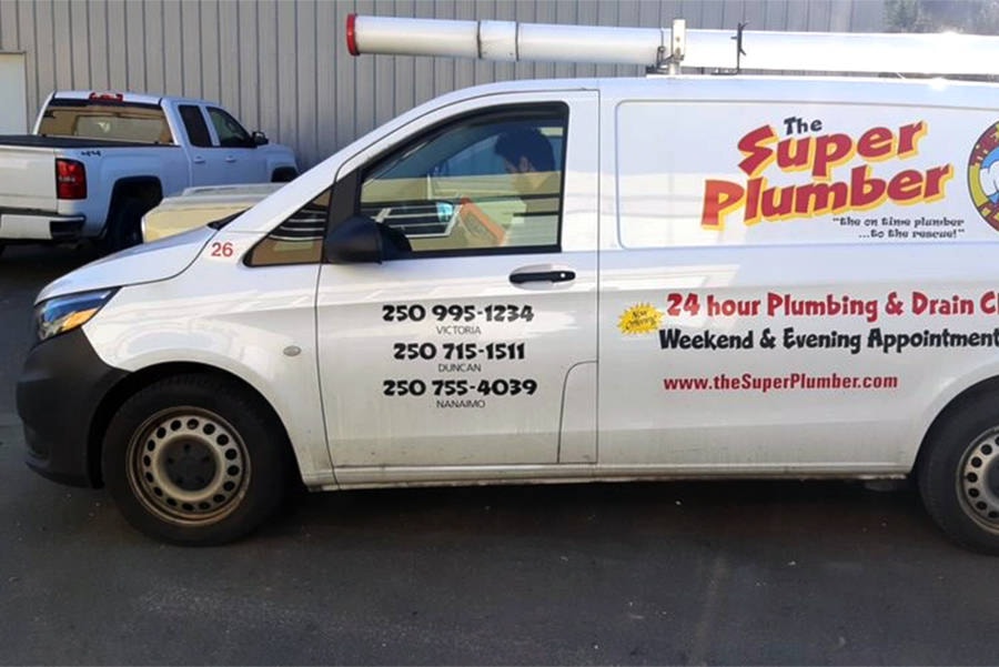 21086586_web1_200326-VNE-SuperPlumber-Grocery-Delivery-FLARE_1