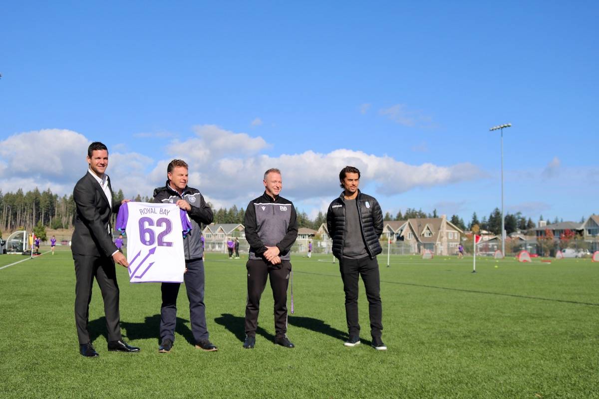 23065708_web1_201020-GNG-RoyalBay-PacificFC-soccer_3