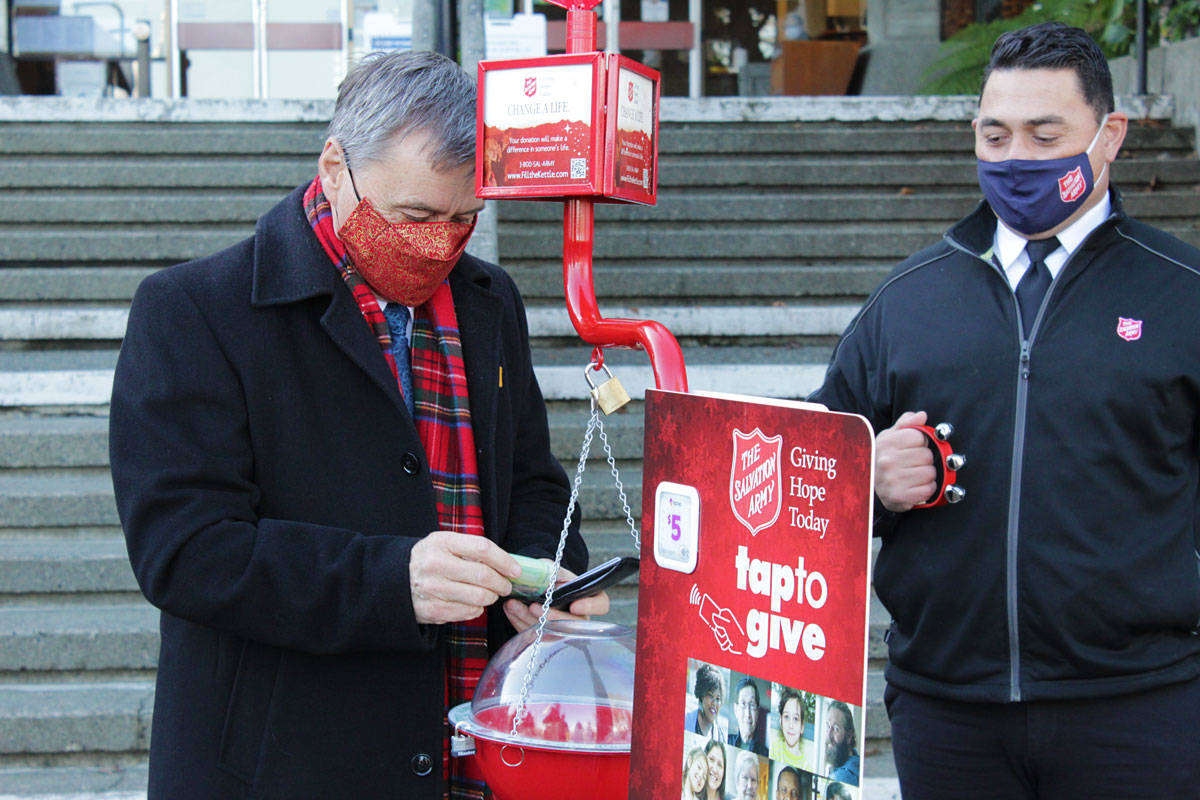 23492387_web1_201201-VNE-Virtual-Christmas-Kettle-saanichsalvationarmy_4