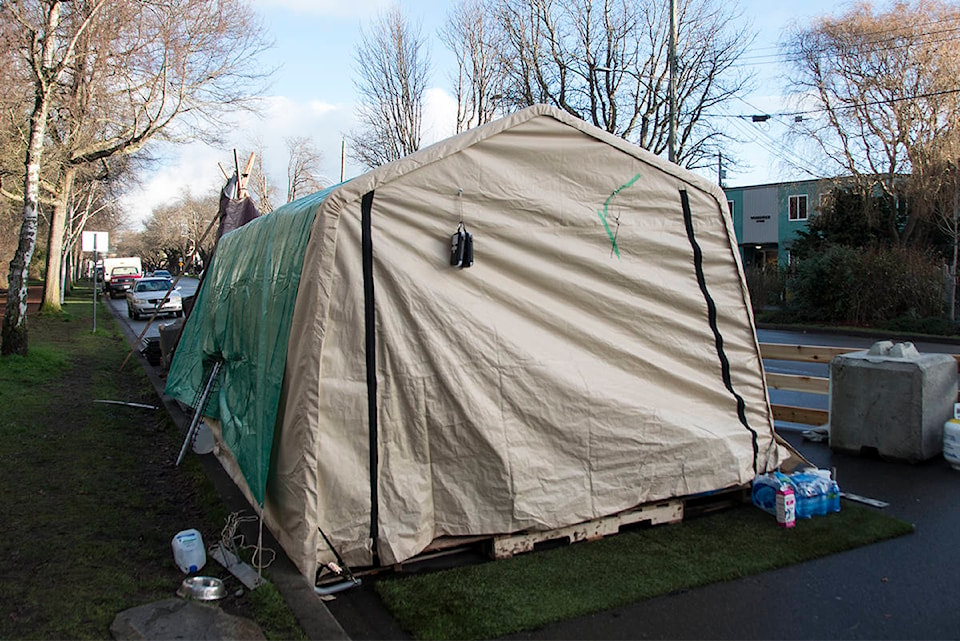 24013757_web1_210125-VNE-Care-Tent-Opens_1