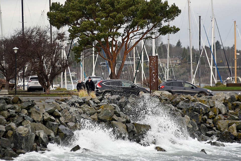 24425141_web1_210304-VNE-Wind-Warning-windy_1
