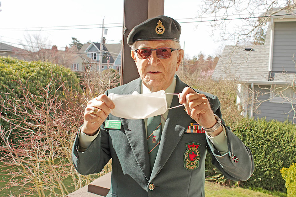 24506477_web1_210312-OBN-Korean-Vet-Gets-Masks_1