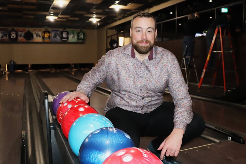 James Martyn, vice-president of human resources for The Canadian Brewhouse, welcomes bowlers and diners to their new sports-themed restaurant, opening June 13 in Uptown. (Don Descoteau/News Staff)