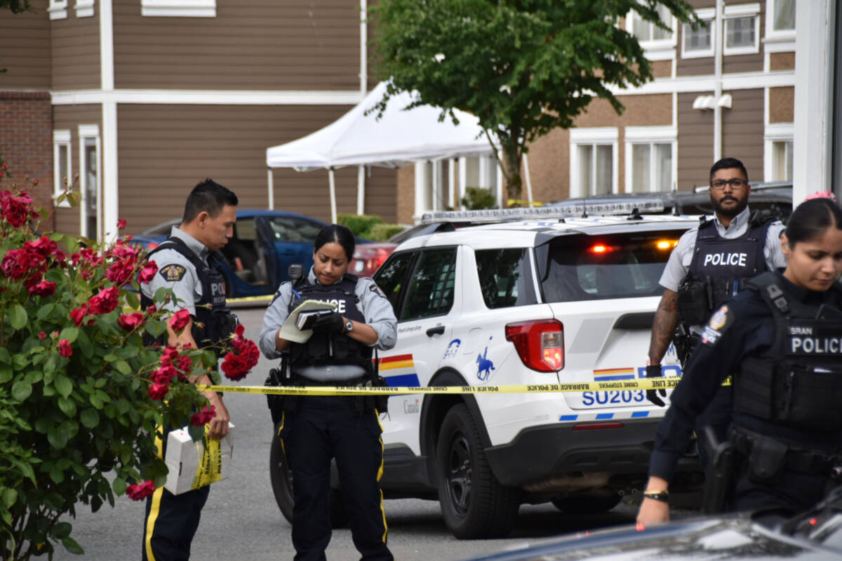 29667782_web1_220707-SUL-RCMP-IHIT-shooting-hotel_4