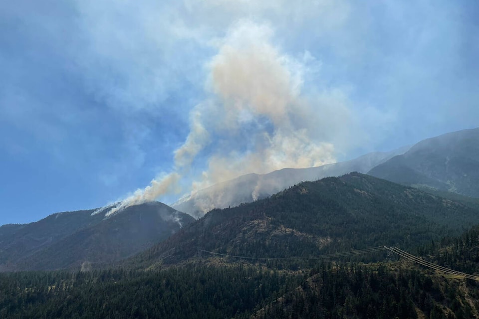 30005104_web1_7292022_31106_NW-View-of-Nohomin-Creek-Wildfire-1500-July-29-2022