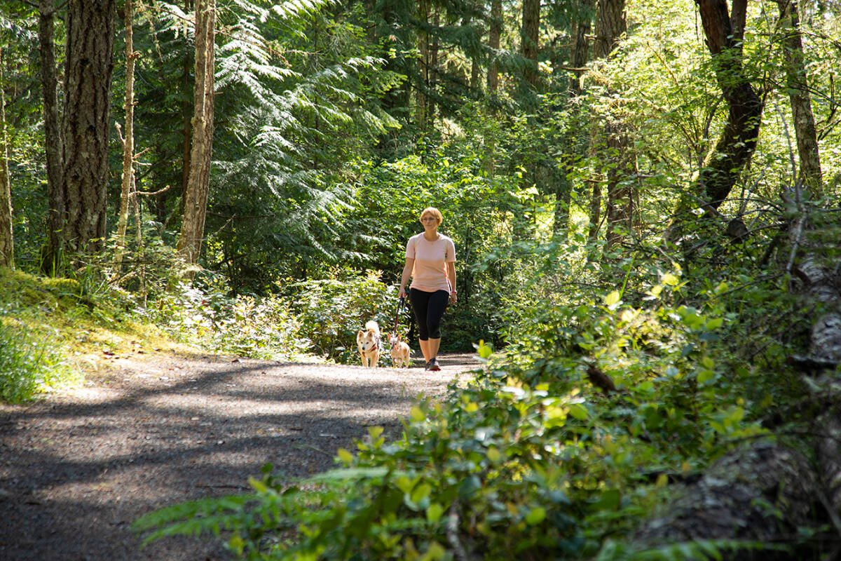 As more people get out to experience these spaces, its essential that we remember the essentials of responsible visitation – our Trail Etiquette.
