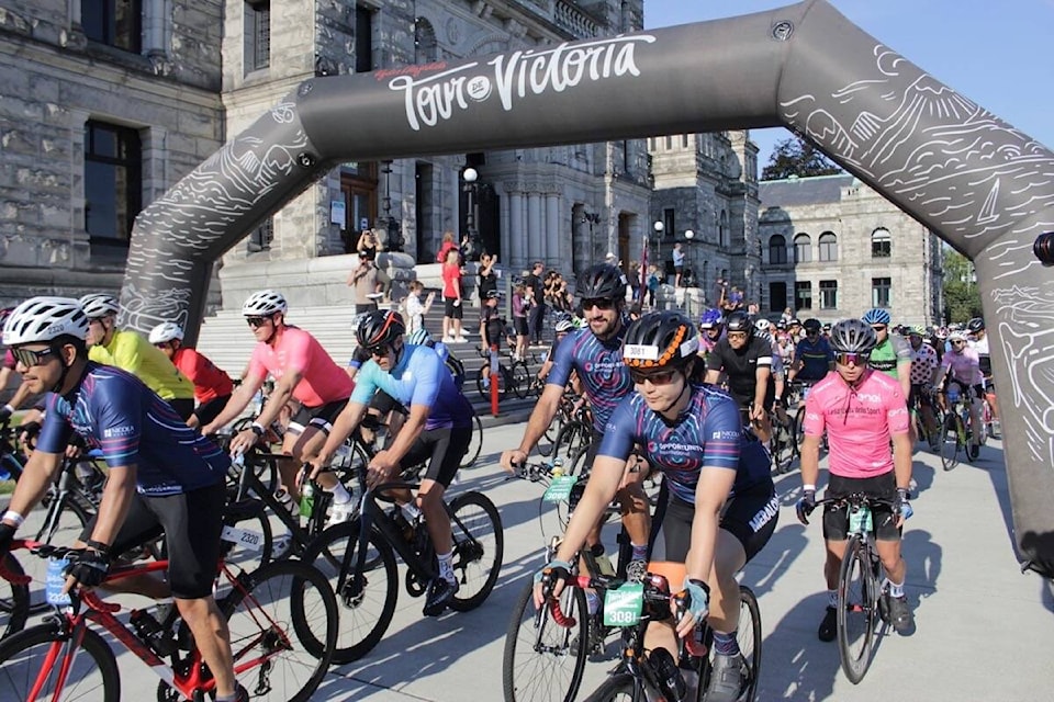 Cyclists take off from the starting line at 9 a.m. on Saturday (Aug. 20) for the Tour de Victoria 60 and 100 km events. (Austin Westphal/News Staff)