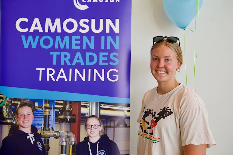 30471281_web1_220921-SNE-Camosun-Women-Trades-pics_1