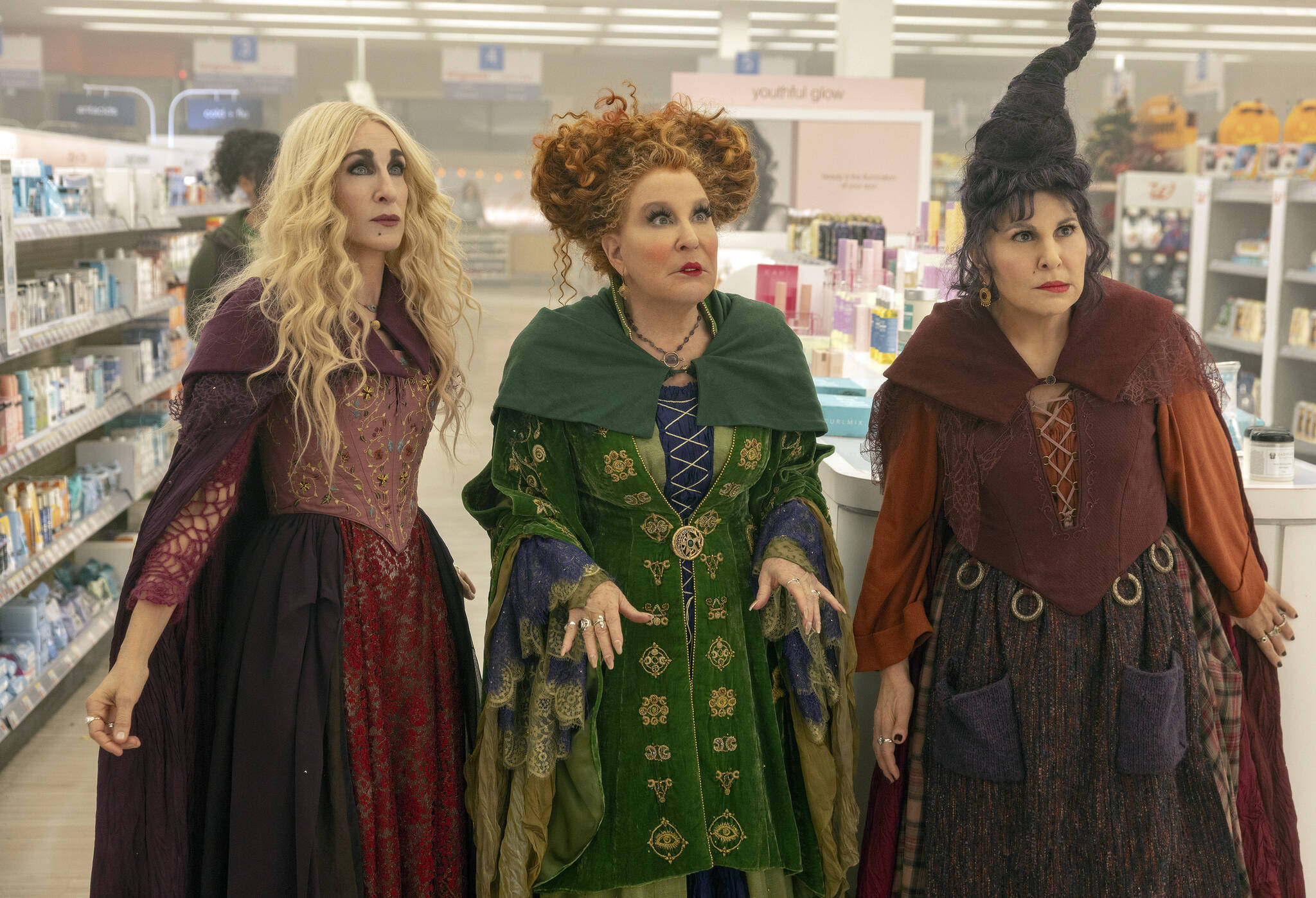 Review The witches return in lively Hocus Pocus 2 Sooke News Mirror