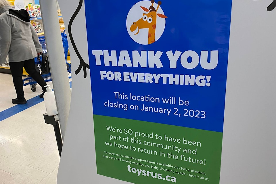 31356270_web1_221221-VNE-toys-r-us-closing-closing_1