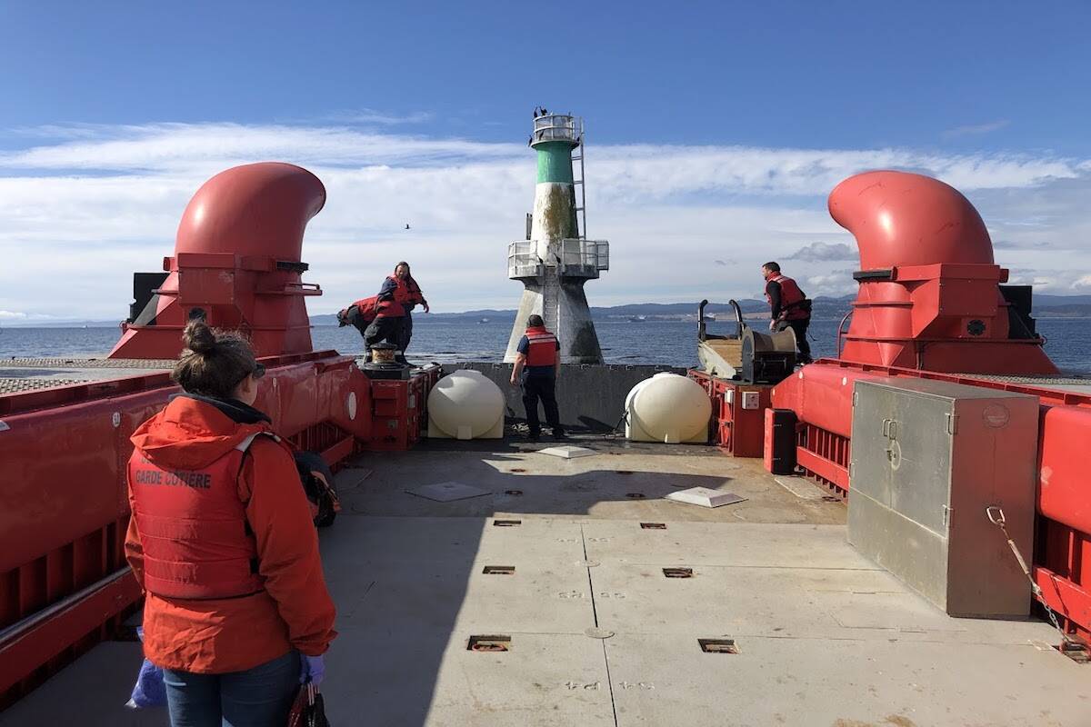 The Canadian Coast Guard will be removing a cable that powered a navigational aid in the waters just off Dallas Road starting on Jan. 9. (Courtesy of the Canadian Coast Guard)
