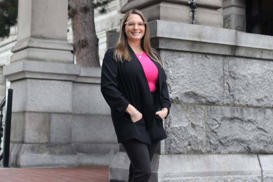 32355734_web1_230406-BPD-GreenCandidate-Currie_1
