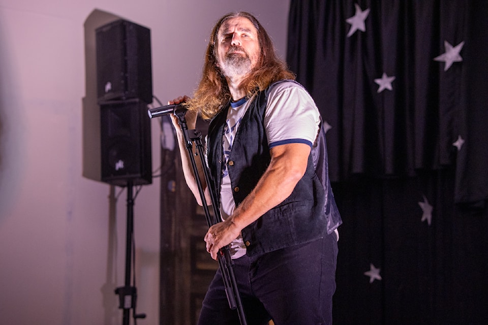 Darren McLeay performed in Bashaw on Aug. 13.