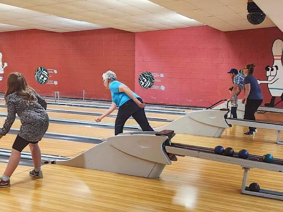 241003-sti-smith-bowling-1-topaz-denoise-sharpen