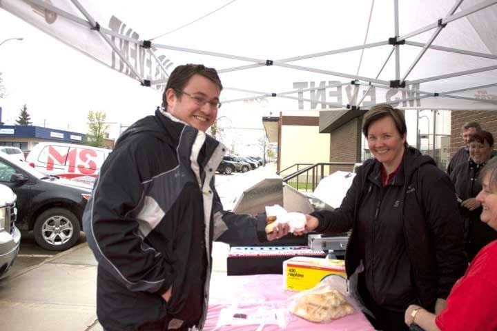 48672stettlerMS-Fundraiser