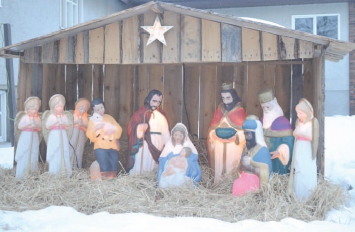 6901stettlerNativity121912si