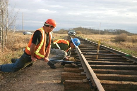 64414stettler46-RailDonalda