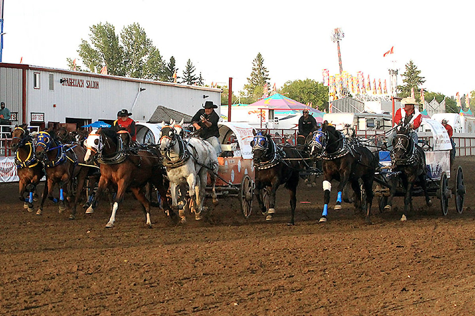 12704219_web1_170630-PON-stampede-rodeo-day-3_1