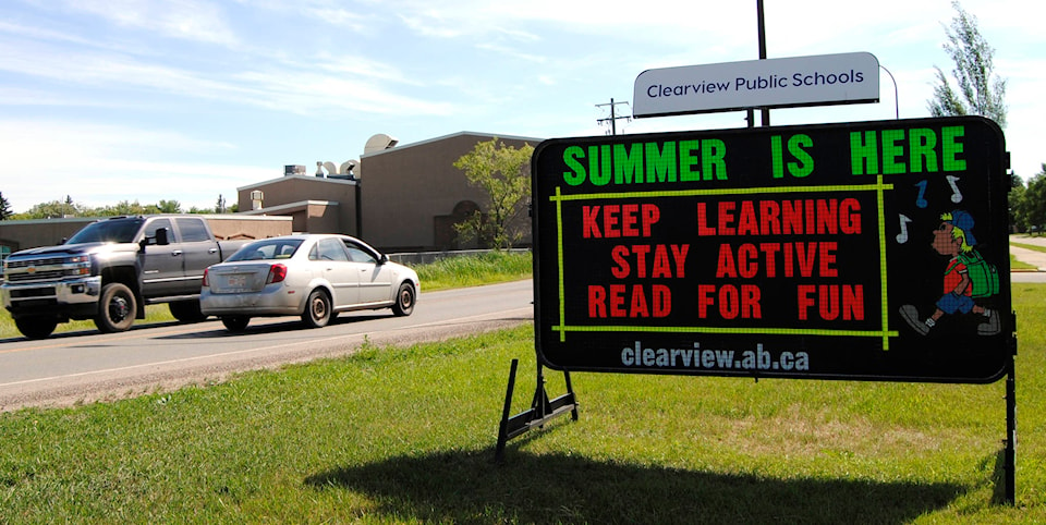 13054315_web1_lj-Sign-Clearview