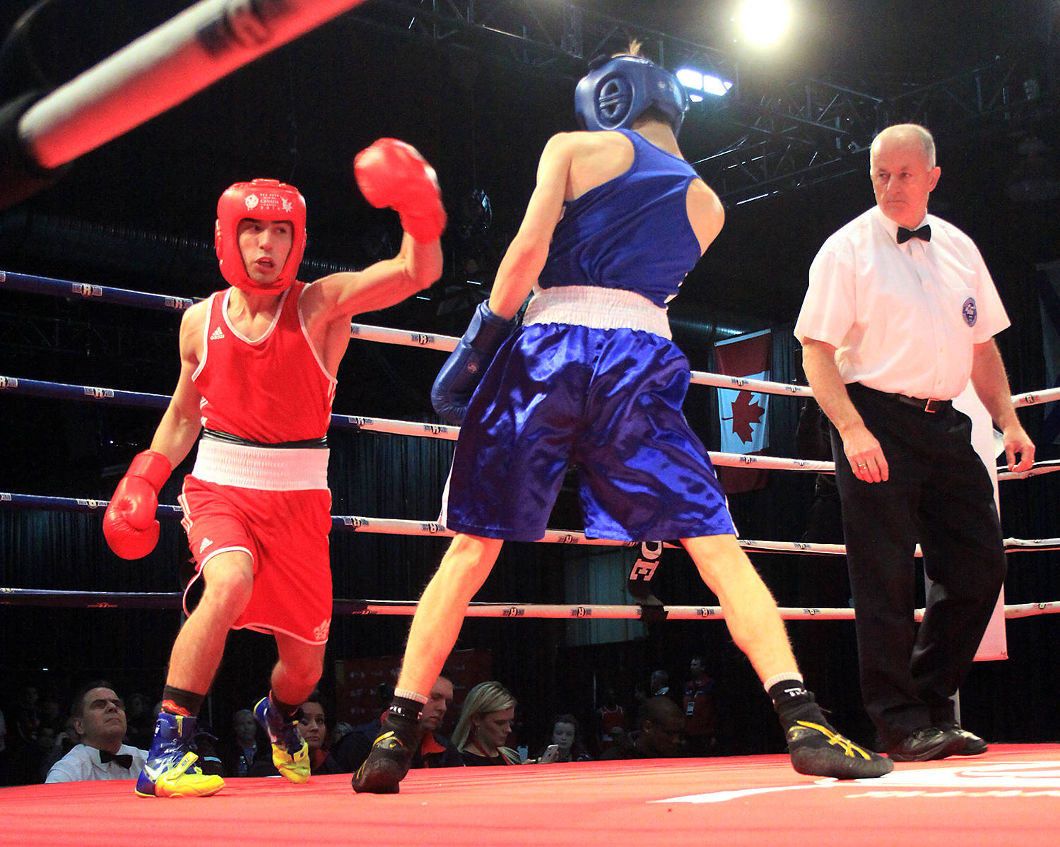 15651608_web1_190227-EXP-Boxing_4