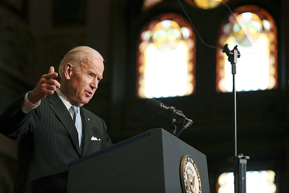 16257572_web1_M-Biden-EDH-161207