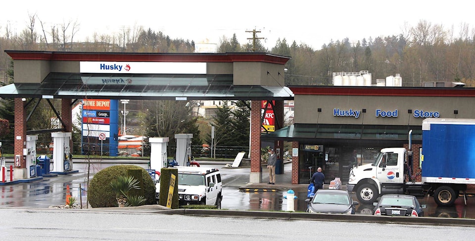 19605601_web1_Husky-gas-station