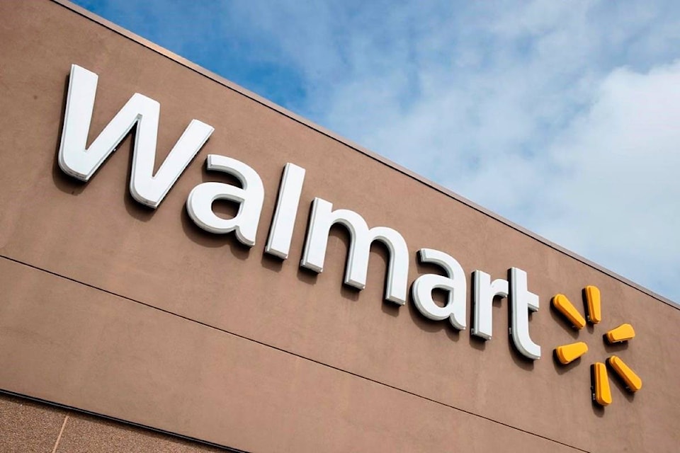 22238482_web1_200727-RDA-Couple-wears-swastika-masks-in-Minnesota-Walmart-coronavirus_1