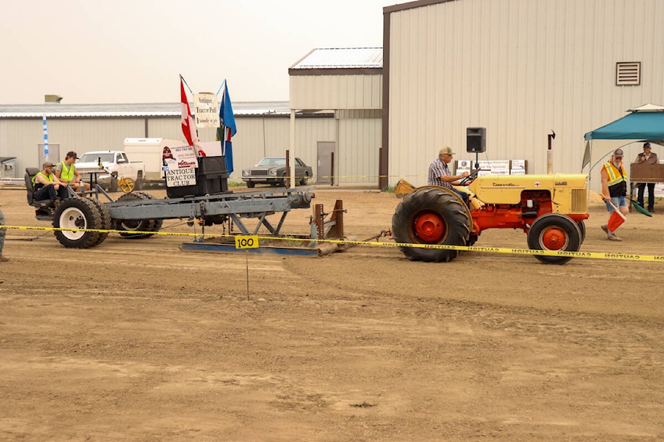 33554542_web1_230817-STI-Antique-tractor_2