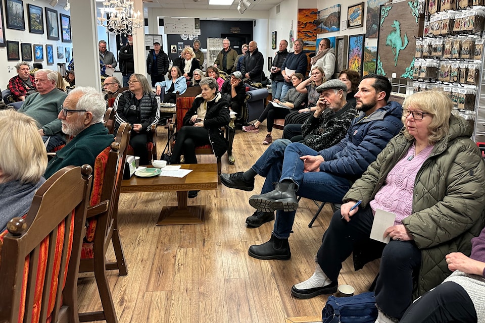 A full crowd was present at Twisted Whiskers Cafe for a town hall meeting to discuss Summerland’s budget. (John Arendt/Summerland Review)