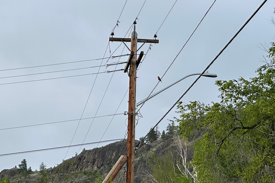 250515-sum-power-lines