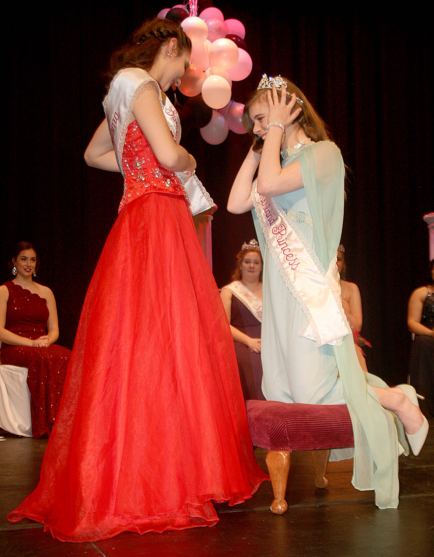 11769957_web1_180510-SUM-S-Blossom-Pageant_12
