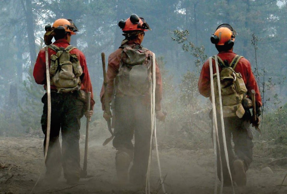 12779159_web1_180718-LDN-wildfire-crew
